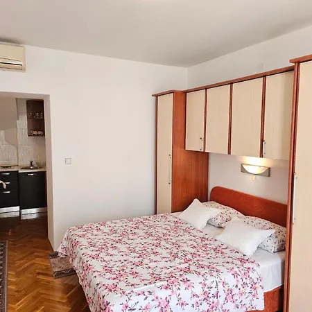 Studio-wohnung In By Interhome Апартаменты *
